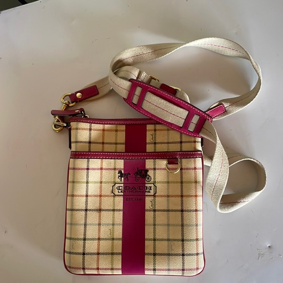 Beautiful vintage bag from coach. No tears, no holes or smells - Picture 1 of 3